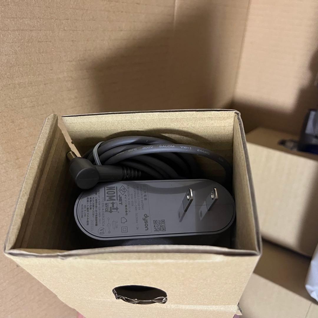 ダイソン Cyclone V10 Fluffy コードレス掃除機