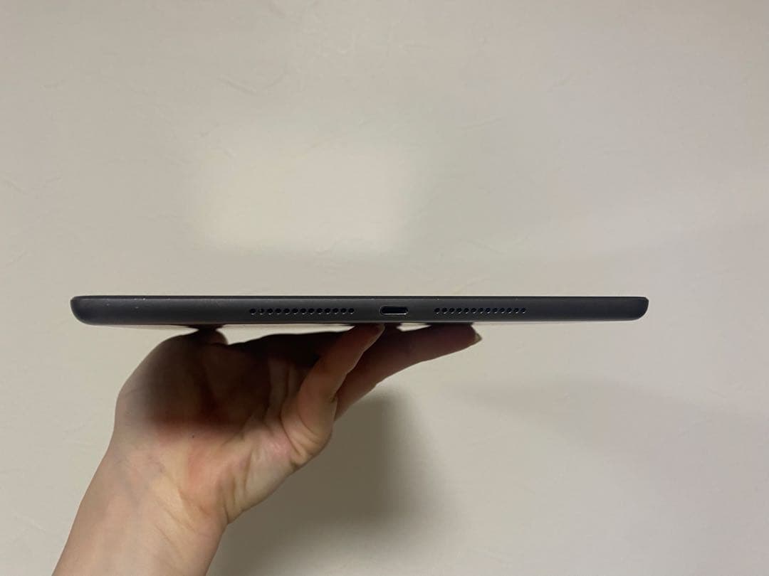 iPad 第7世代 /10.2インチ/ 32GB /au版 /箱・付属品/美品