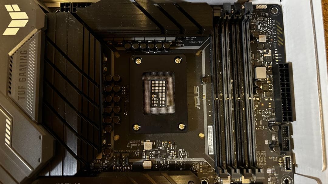 マザーボード ASUS TUF GAMING H670-PRO WIFI D4