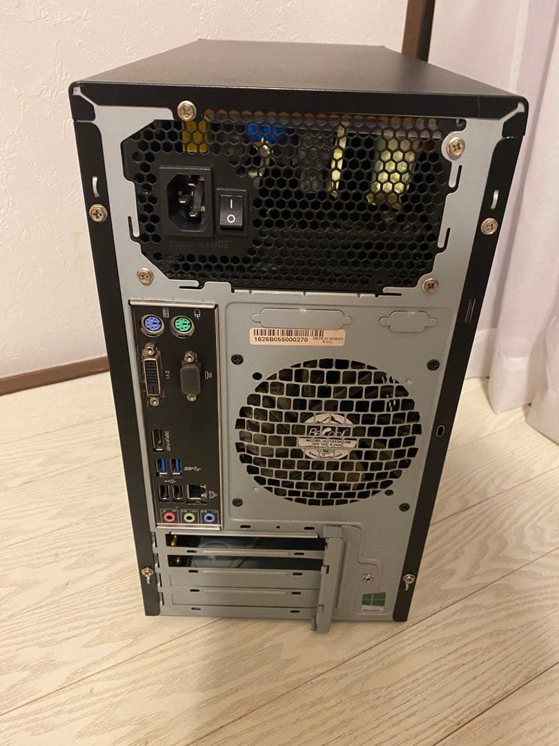 Iiyama LEVEL ∞ i7-7700 メモリ8g グラボ無し