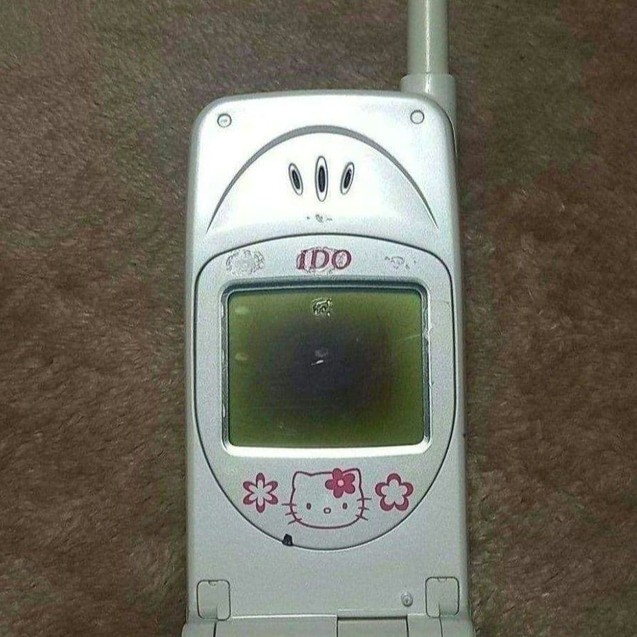 ガラゲー ハロキティ コラボ