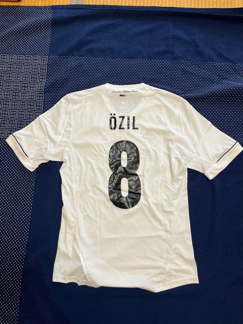 adidas ドイツ代表 ÖZIL 8番シャツ