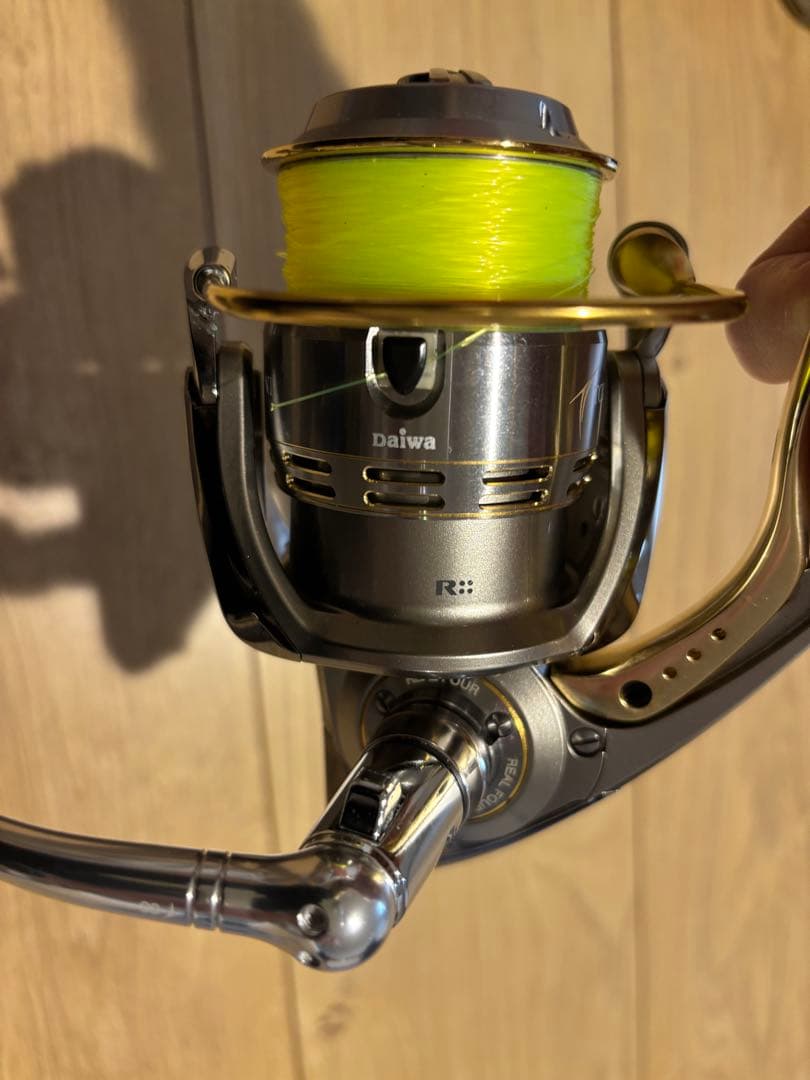 ダイワ トーナメントISO Z 4000LBD 替えスプール、リールカバー付