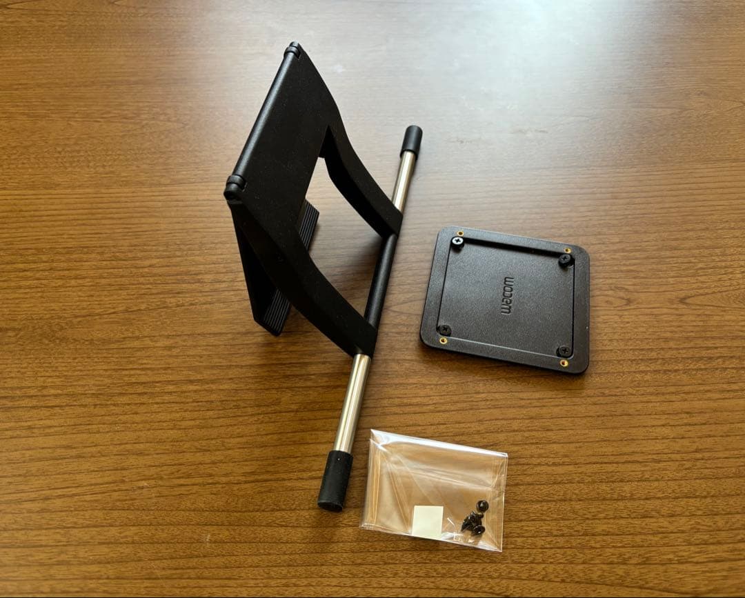 Wacom Cintiq 16 液晶ペンタブレット 本体　専用スタンドセット