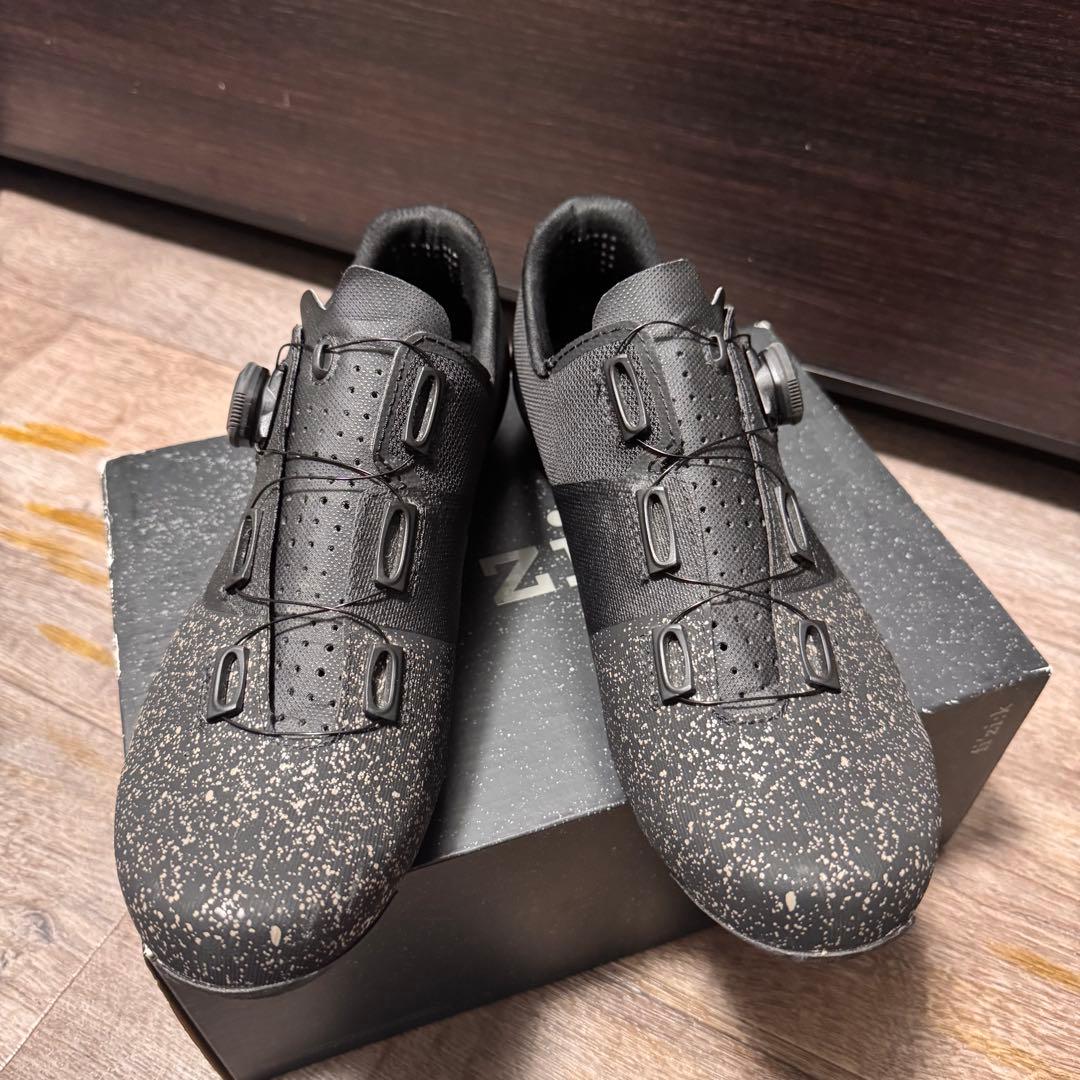 フィジーク　TEMPO OVERCURVE R4 LESCLASSIQUES43