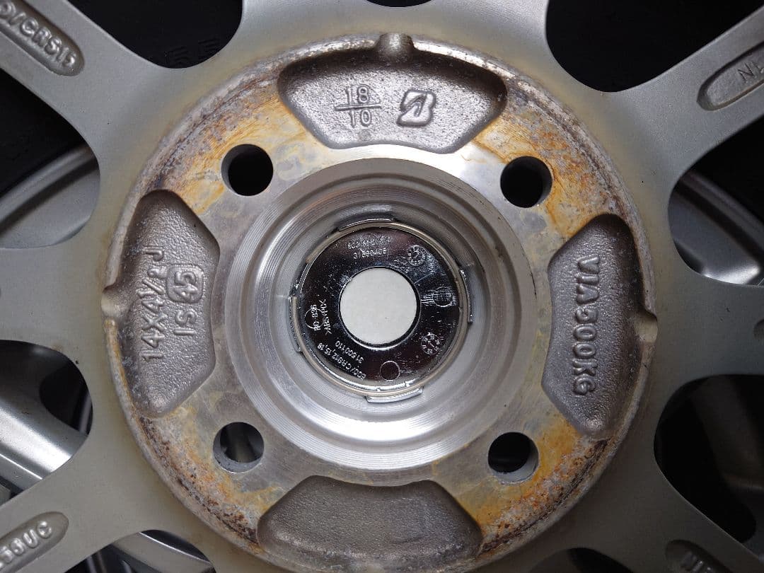 スタッドレスタイヤにアルミ付き165/65R14ブリジストン軽自動車用４本セット