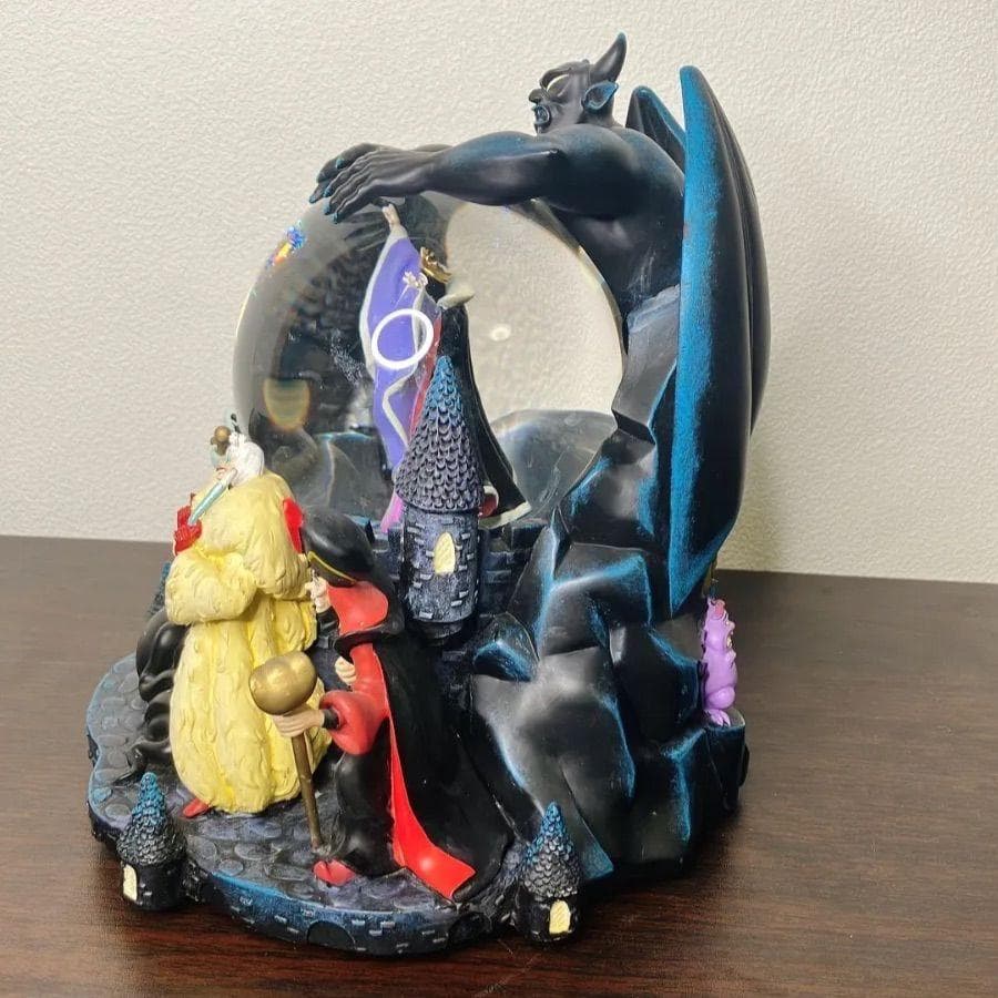 ディズニー⭐︎ヴィランズ スノードーム オルゴール付♪