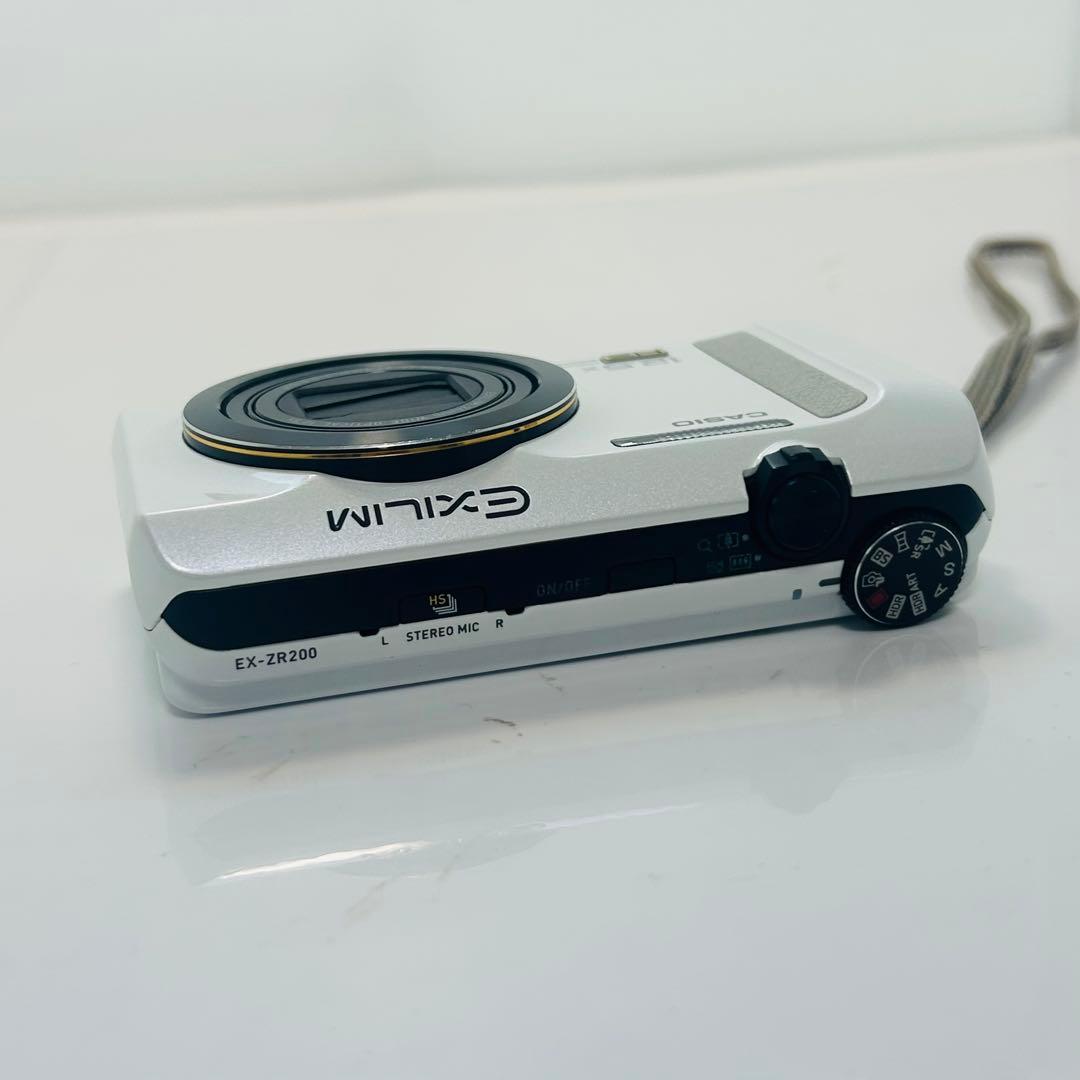 美品！CASIO EX-ZR200 コンパクトデジタルカメラ