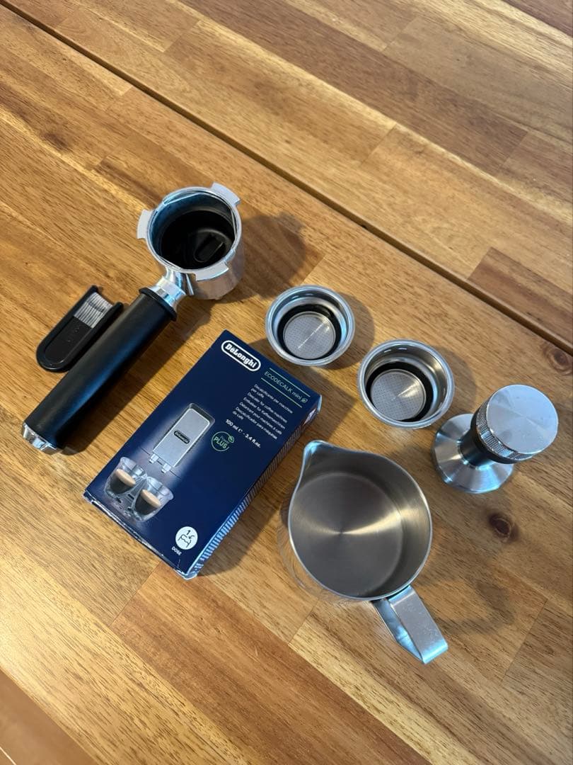 デロンギ デディカ アルテ EC885J-M [メタルシルバー]