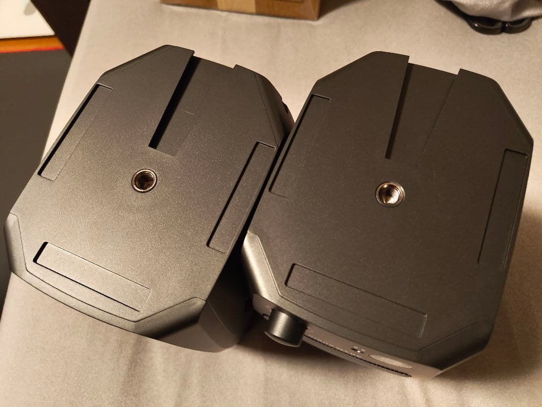 ADAM AUDIO D3V モニタースピーカー