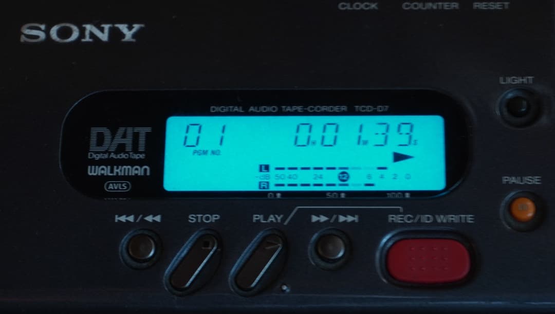 【週末限定値下げ中】SONY TCD-D7 DAT（ジャンク品・一部動作可能）