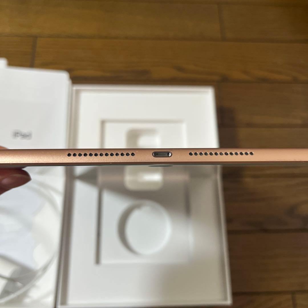 iPad 10.2インチ 代8世代 32G ゴールド 本体 充電ケーブル付き