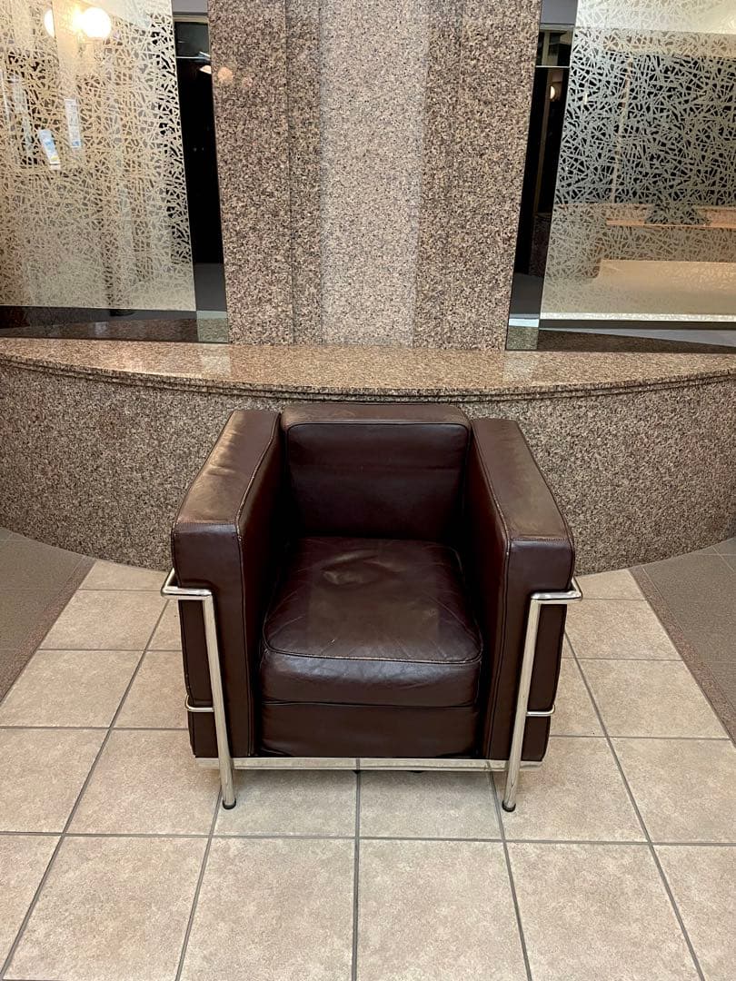 ル・コルビュジェ　LC2 ダークブラウン1P 1人掛け　ル・コルビジェ A