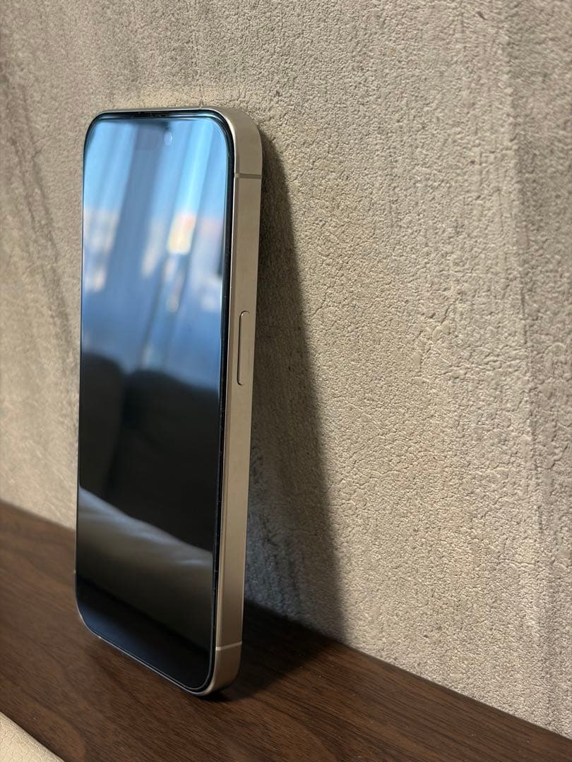 Apple iPhone 15Pro ホワイトチタニウム