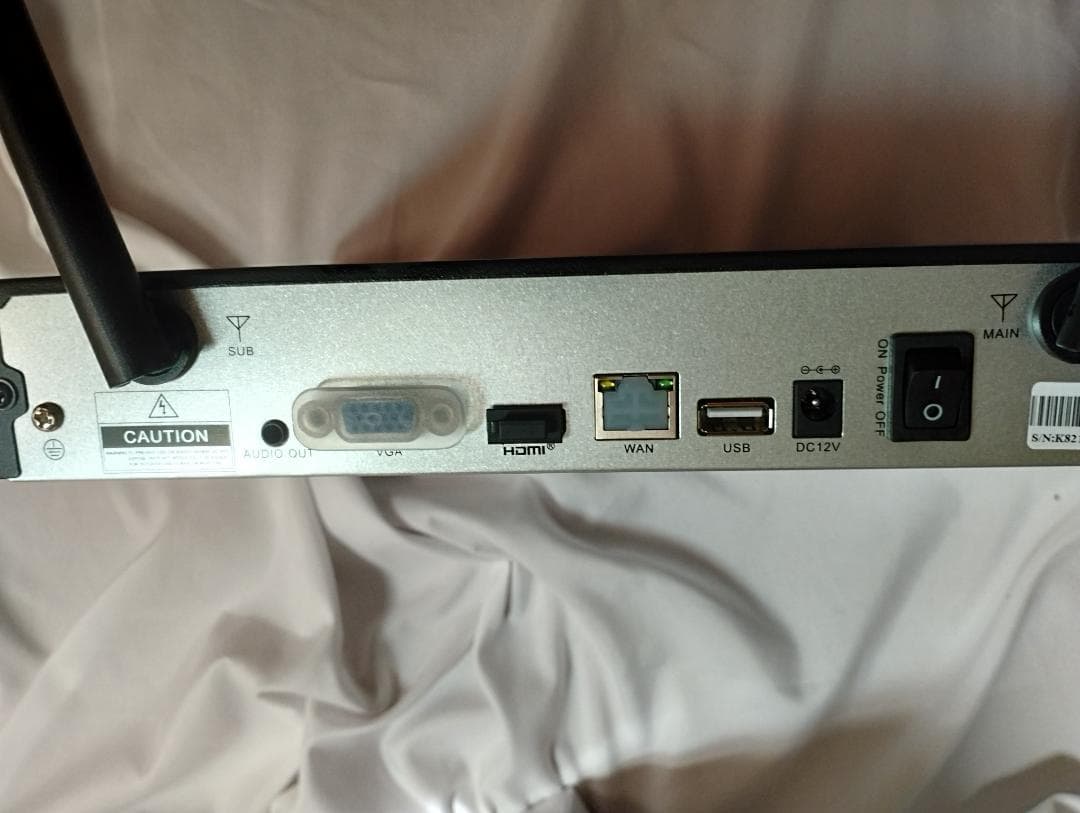 ワイヤレス＆ソーラー　防犯カメラ　2台　パンチルト機能　双方向通話　IP66