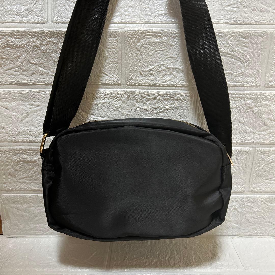 【新品未使用】PRADAノベルティショルダー、ポーチ