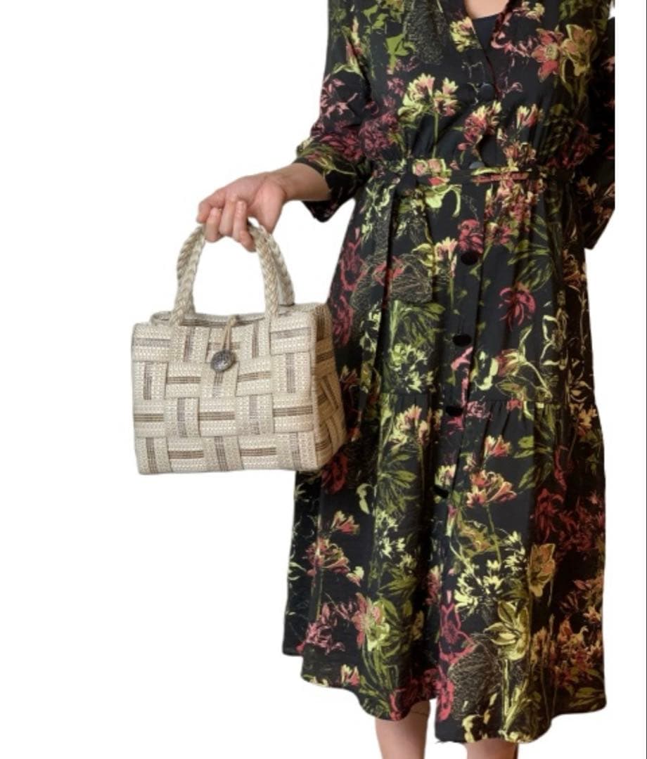 ALMA TONUTTI かごバッグ　三つ編みハンドル ブリザード メッゾ