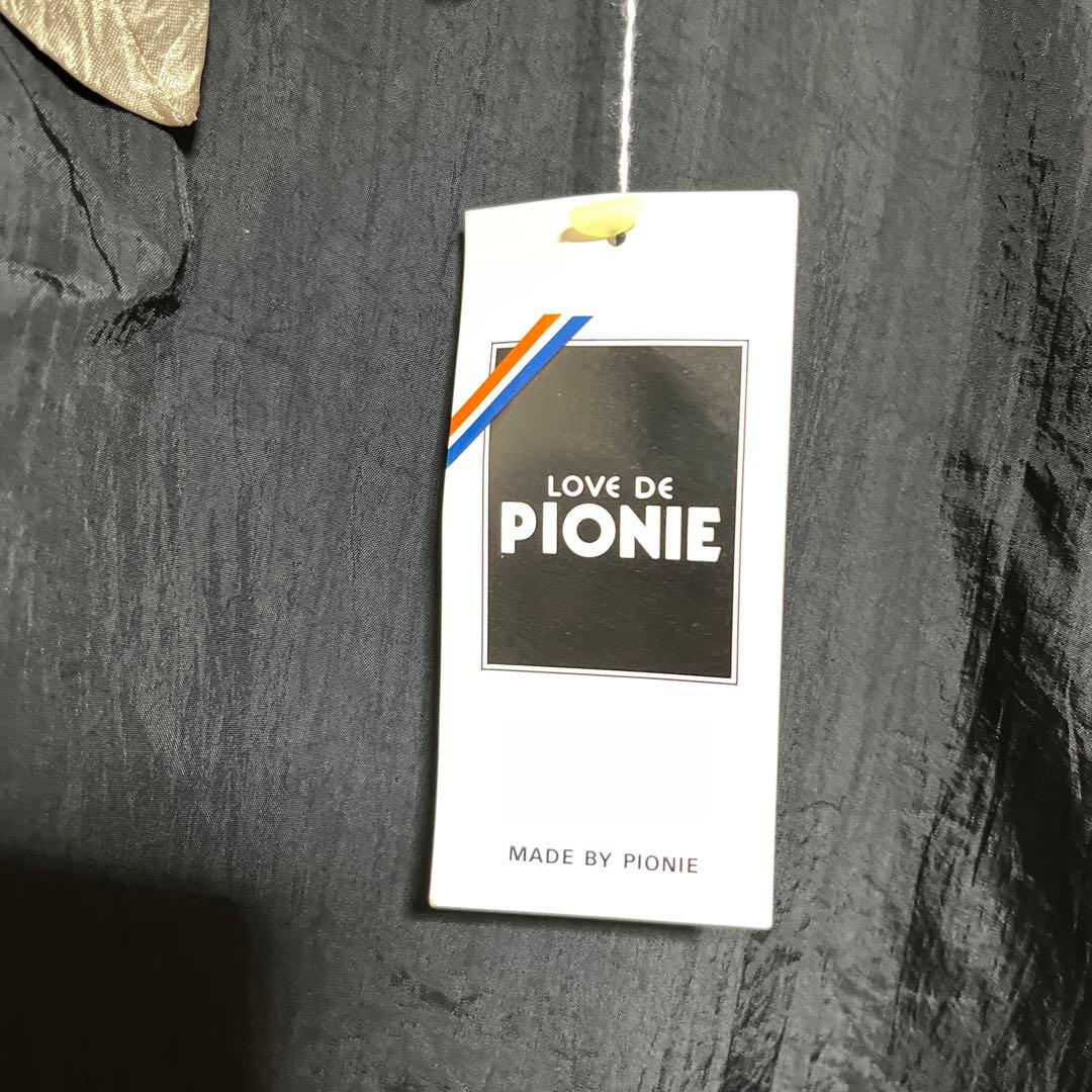 【新品未使用】PIONIE 黒　花　ナイロンエプロン