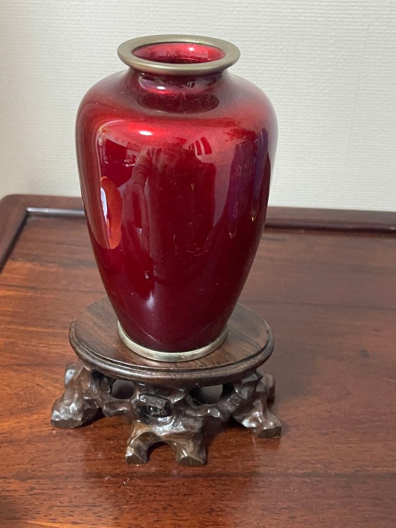 中国美術 梅蝶柄 七宝 花瓶 一对。七宝焼 壶1個台付き。一輪挿し一個おまけ付き