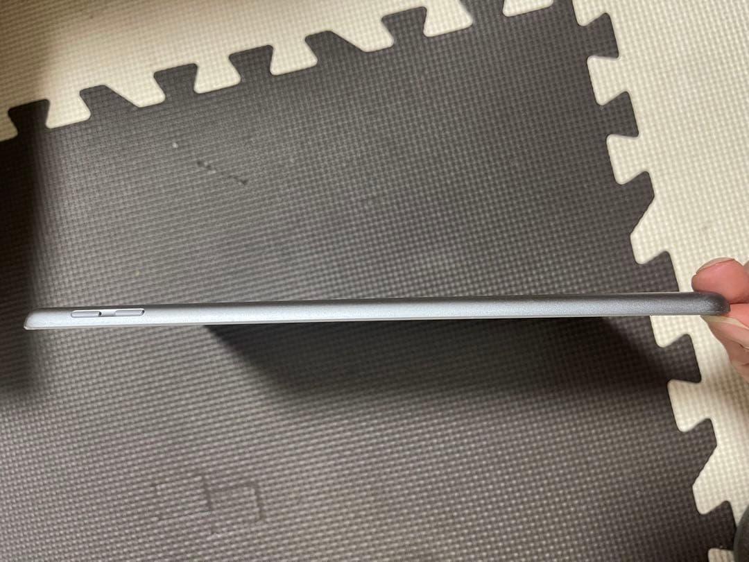 Apple iPad (第5世代) 32GB