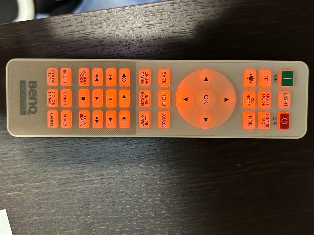 BenQ プロジェクター HT2550M