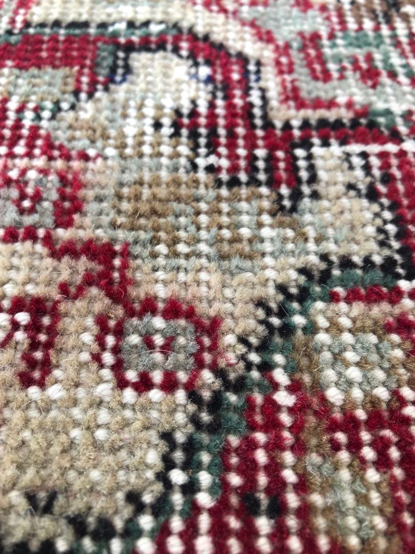 ✧美しいredと優しいbeige ✧ビンテージ　トルコ　トライバルラグ　半円ラグ