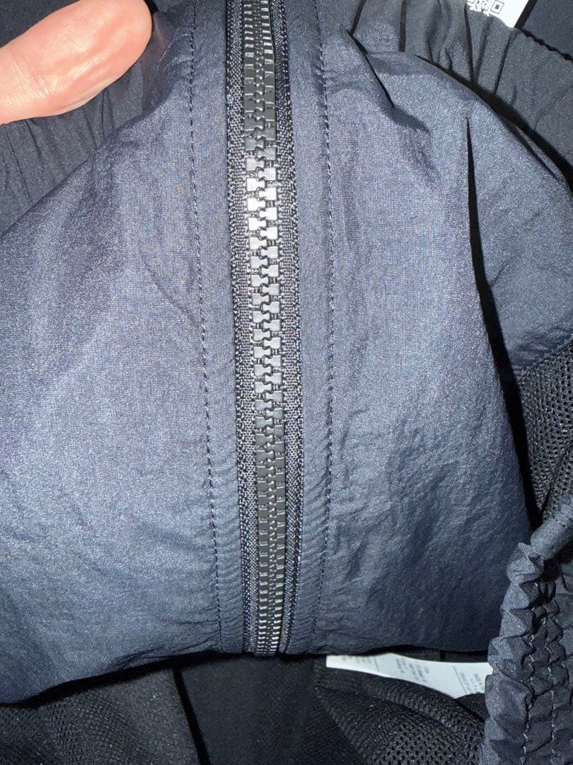 【新品未使用】NIKE ナイロンジャケット Mサイズ ブラック