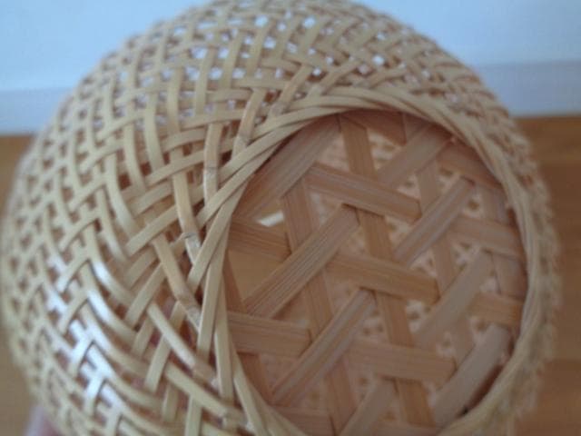 児玉美恵さん　竹かご　花生けにも