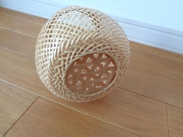 児玉美恵さん　竹かご　花生けにも