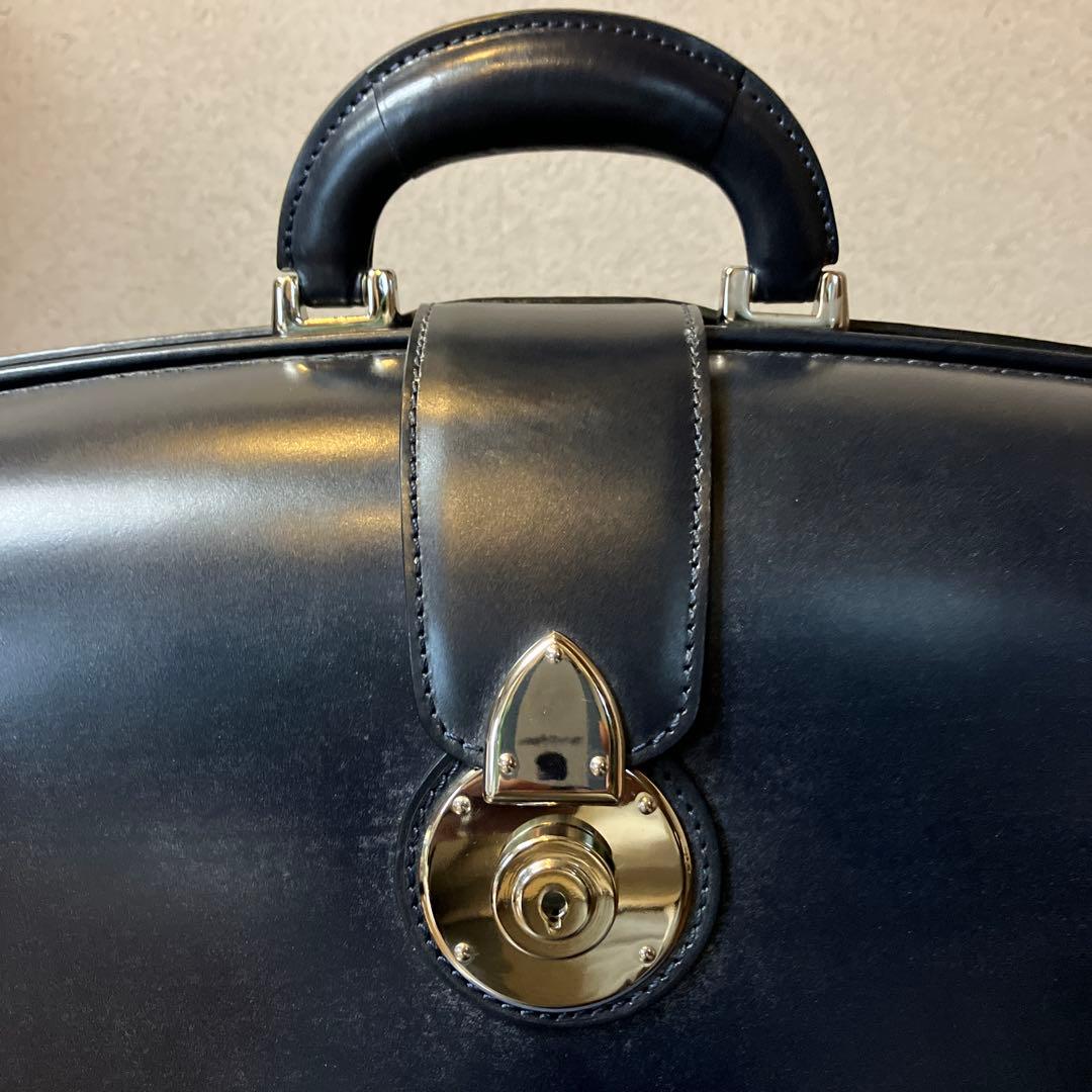 大峽製鞄ザ・ダレスバッグ【1135-BRD】(ネービー×錠前銀)大峡製鞄 超美品