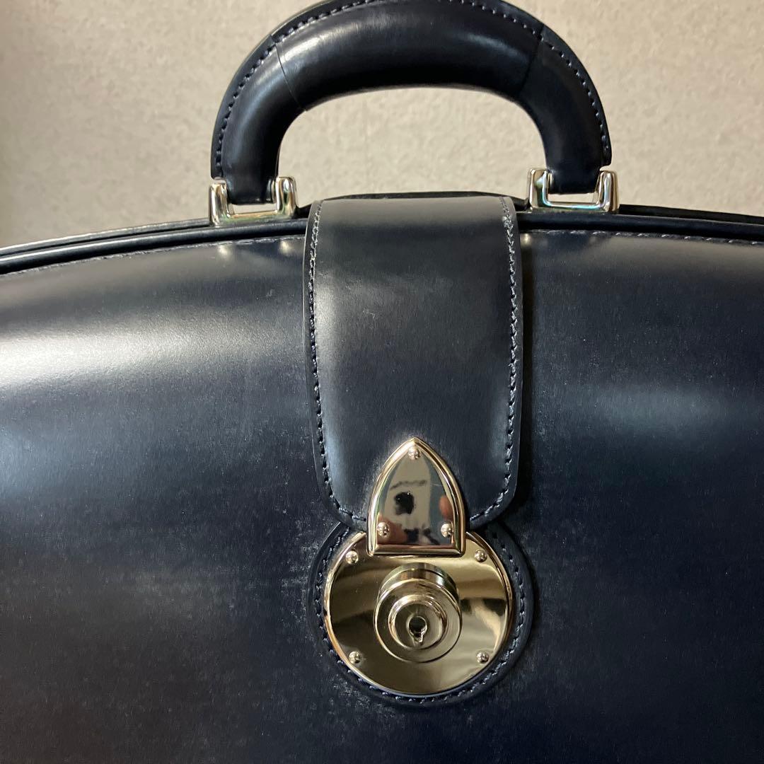 大峽製鞄ザ・ダレスバッグ【1135-BRD】(ネービー×錠前銀)大峡製鞄 超美品