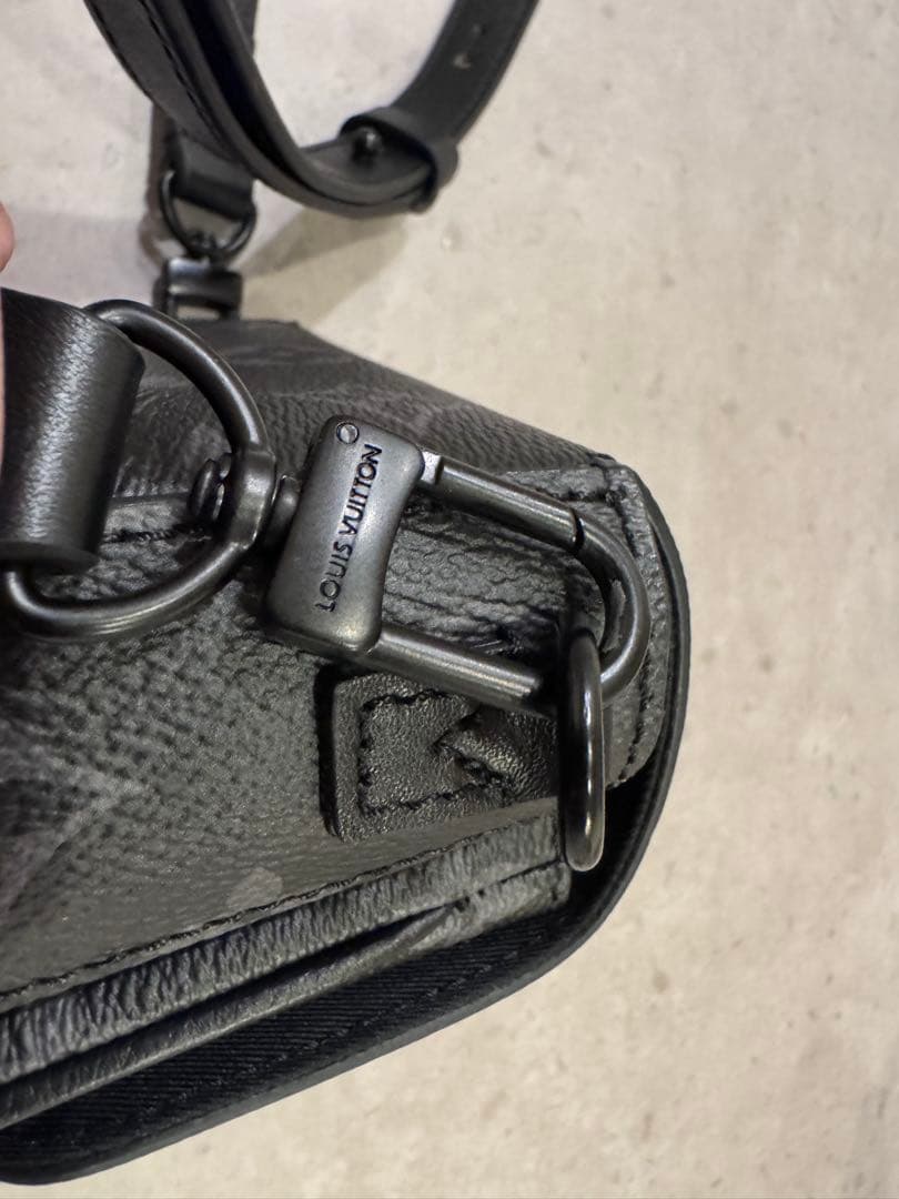 LOUIS VUITTON Sロック ヴェルティカル・ウェアラブル ウォレット