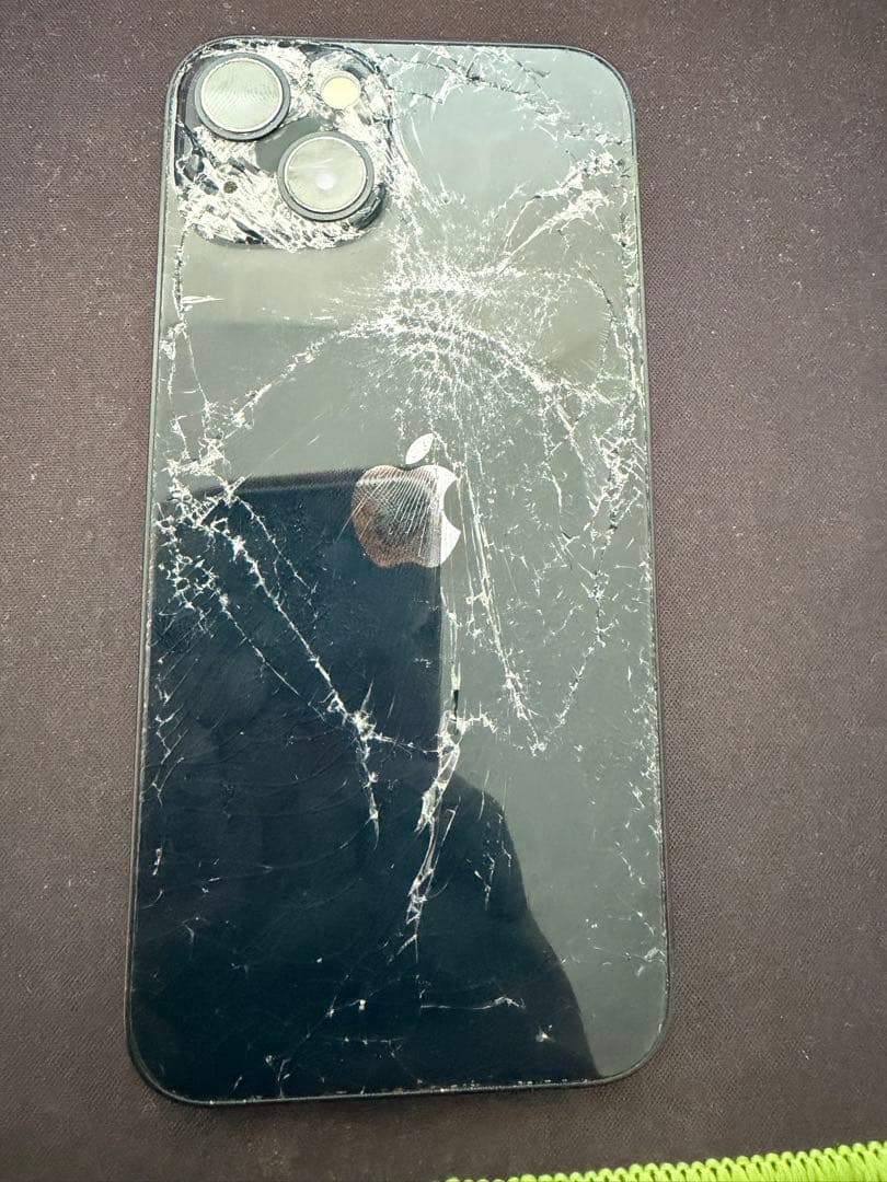 iPhone 13 128gbジャンク　背面ひび割れ　ディスプレイ非純正