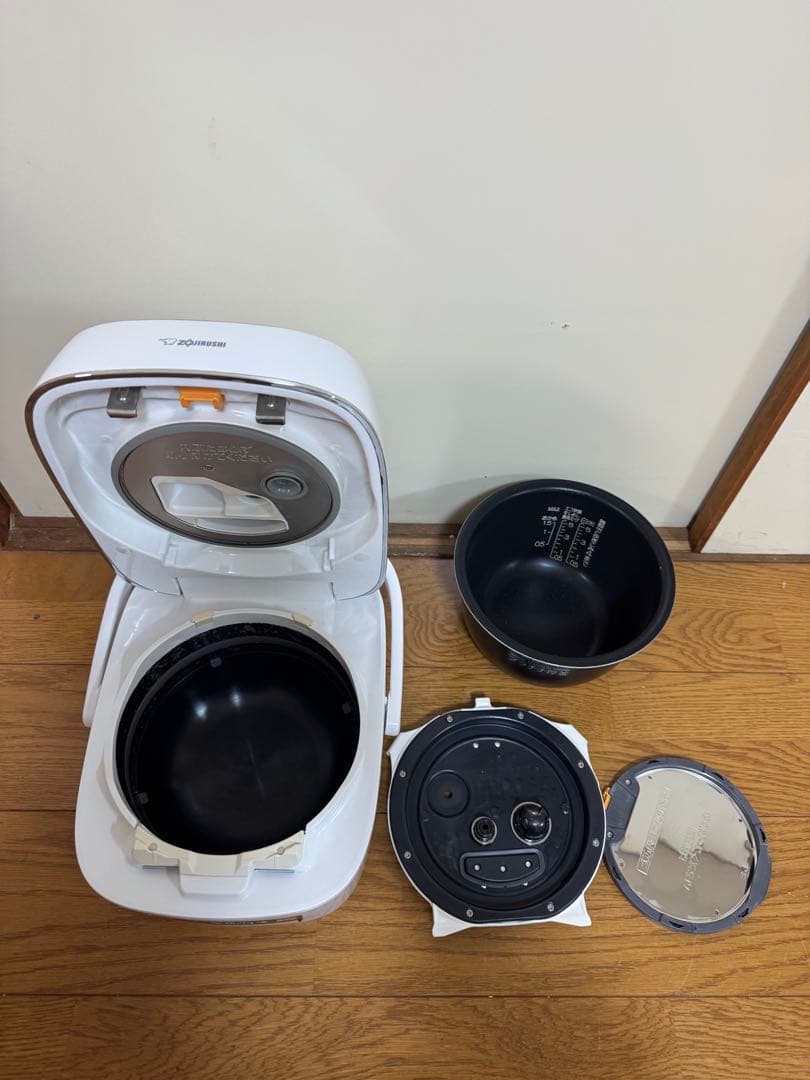 象印Zojirushi NW-JS10 炊飯器 ホワイト2018年製『中古美品』