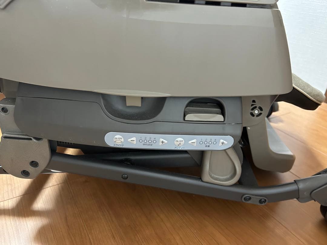 コンビ　ネムリラauto swing bedi eg ヘーゼルベージュ　電動