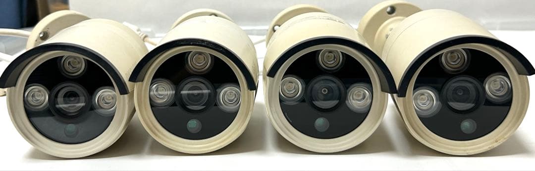 防犯カメラ　4台とモニター　セット　録画機能付き　中古　使用可能　１TB HDD