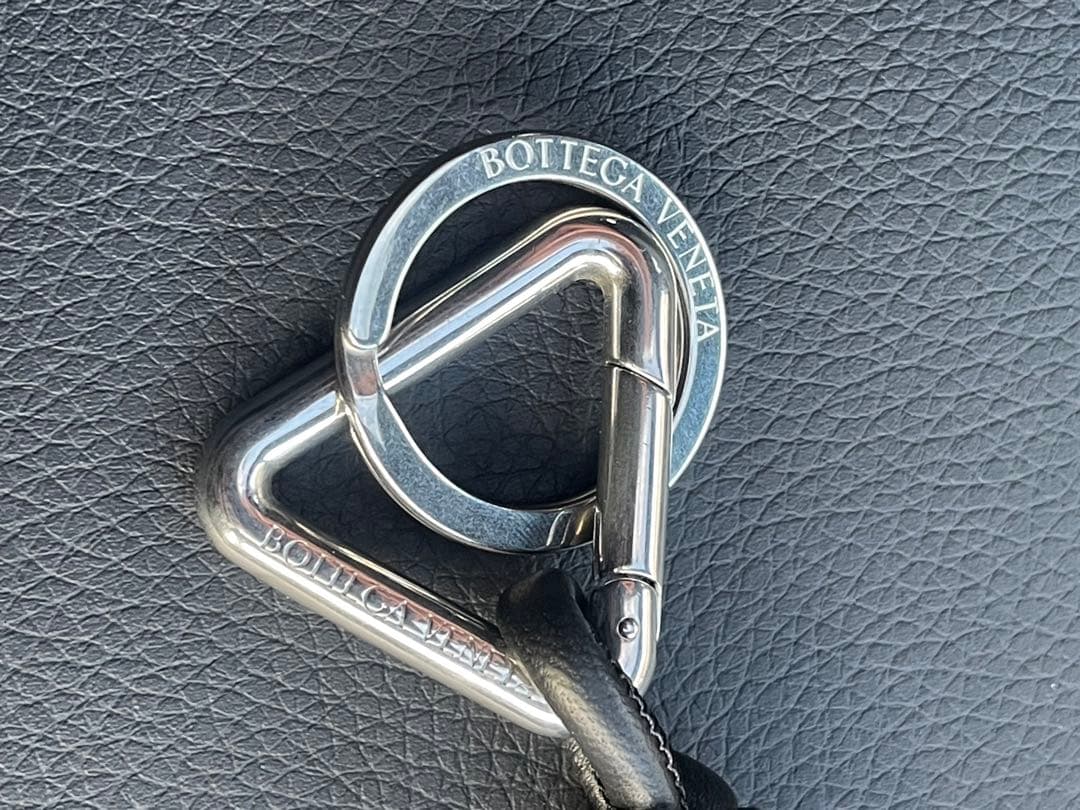 BOTTEGA VENETA ボッテガヴェネタ トライアングル キーリング ネロ