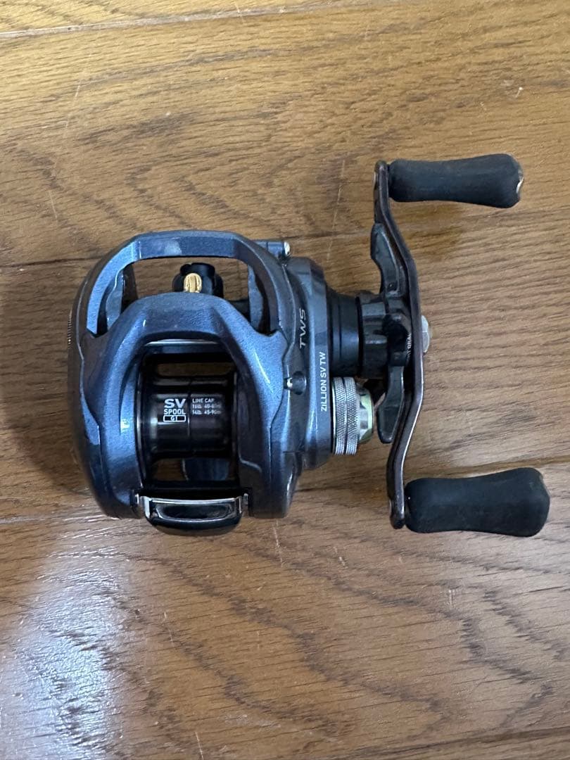 ダイワZILLION SV TW ベイトリール　右巻き　9.1