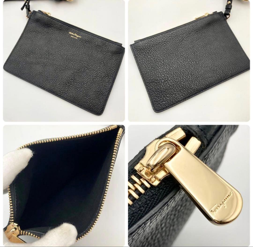 フェラガモ　ショルダーバッグ　ブラック