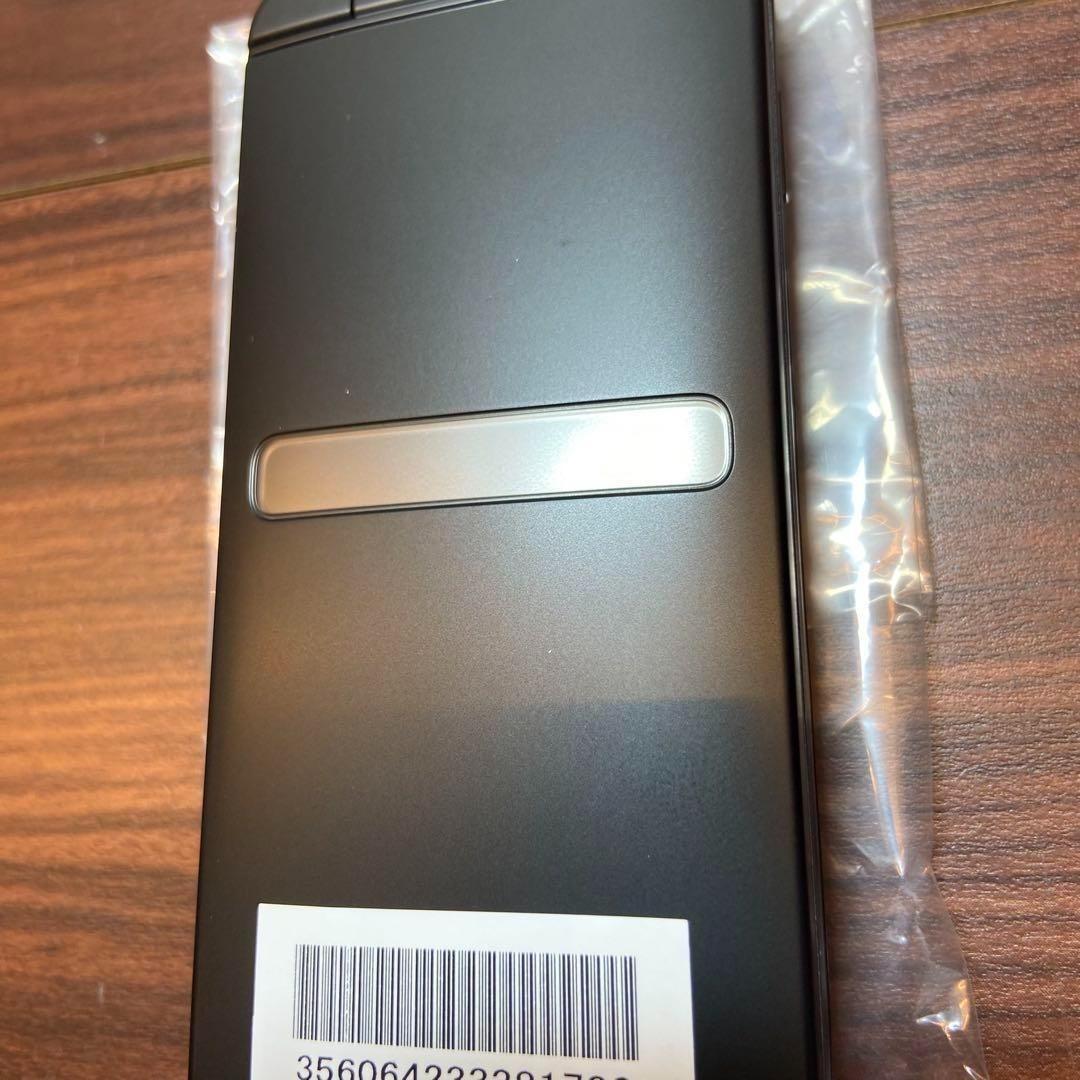 GRATINA グラティーナ KYF39SKA ガラケー ほぼ新品 3848