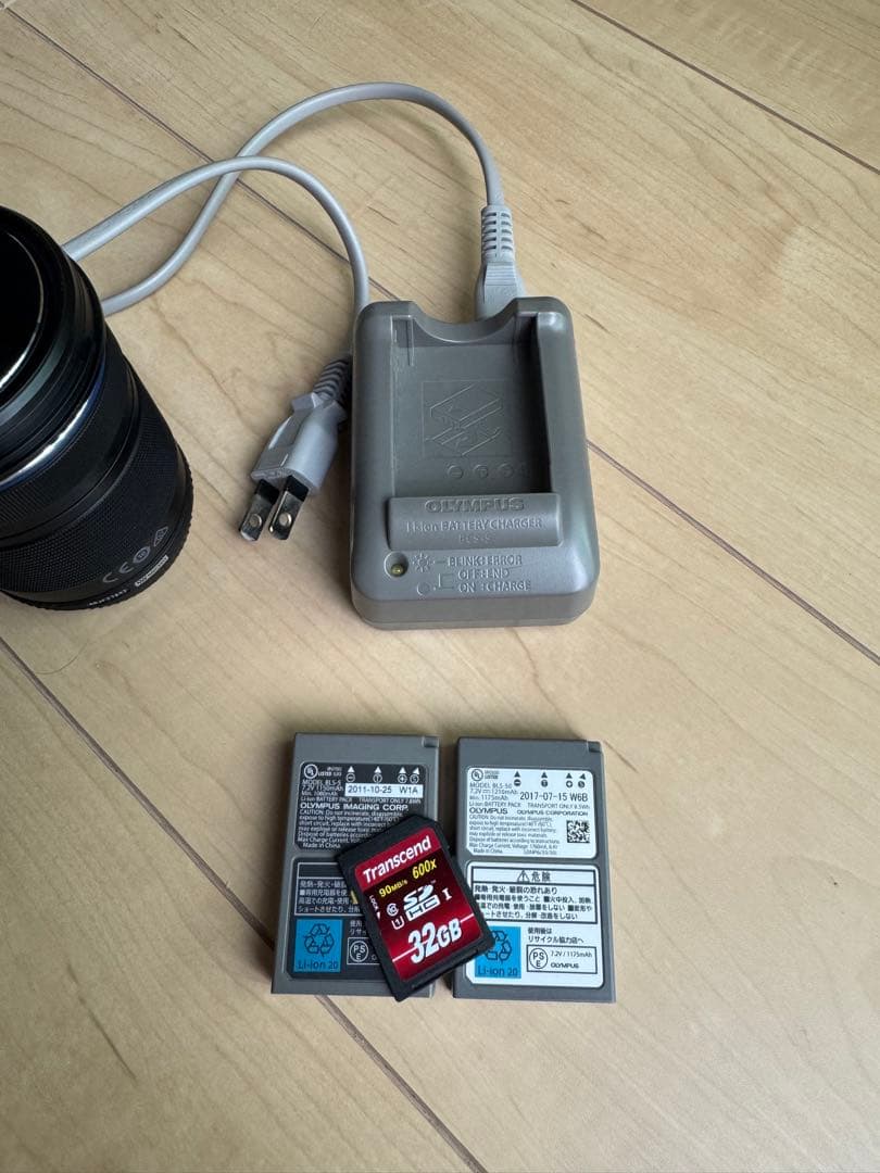 OLYMPUS OM-D ミラーレスカメラ E-M10 mark II 美品