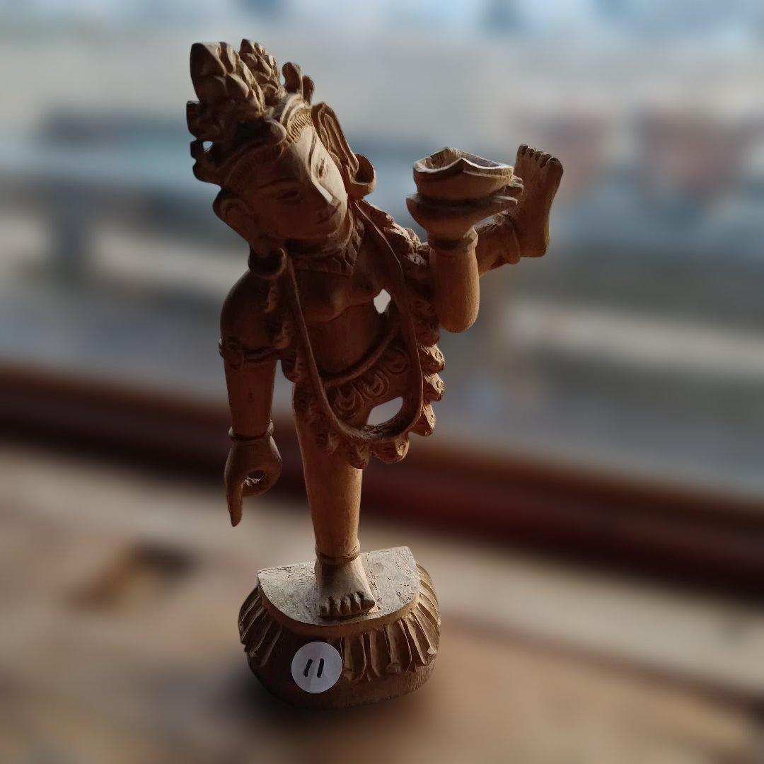 11.インドヒンズー教神木製立像 手に皿を持つデザイン、極小品