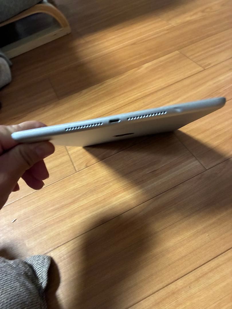 iPad 10.2インチ シルバー 本体(第6世代128GB) 値引き交渉可