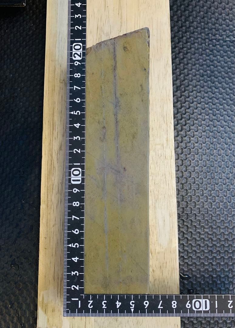 357 天然砥石　正本山　奥殿　白巣板　蓮華　仕上げ砥石