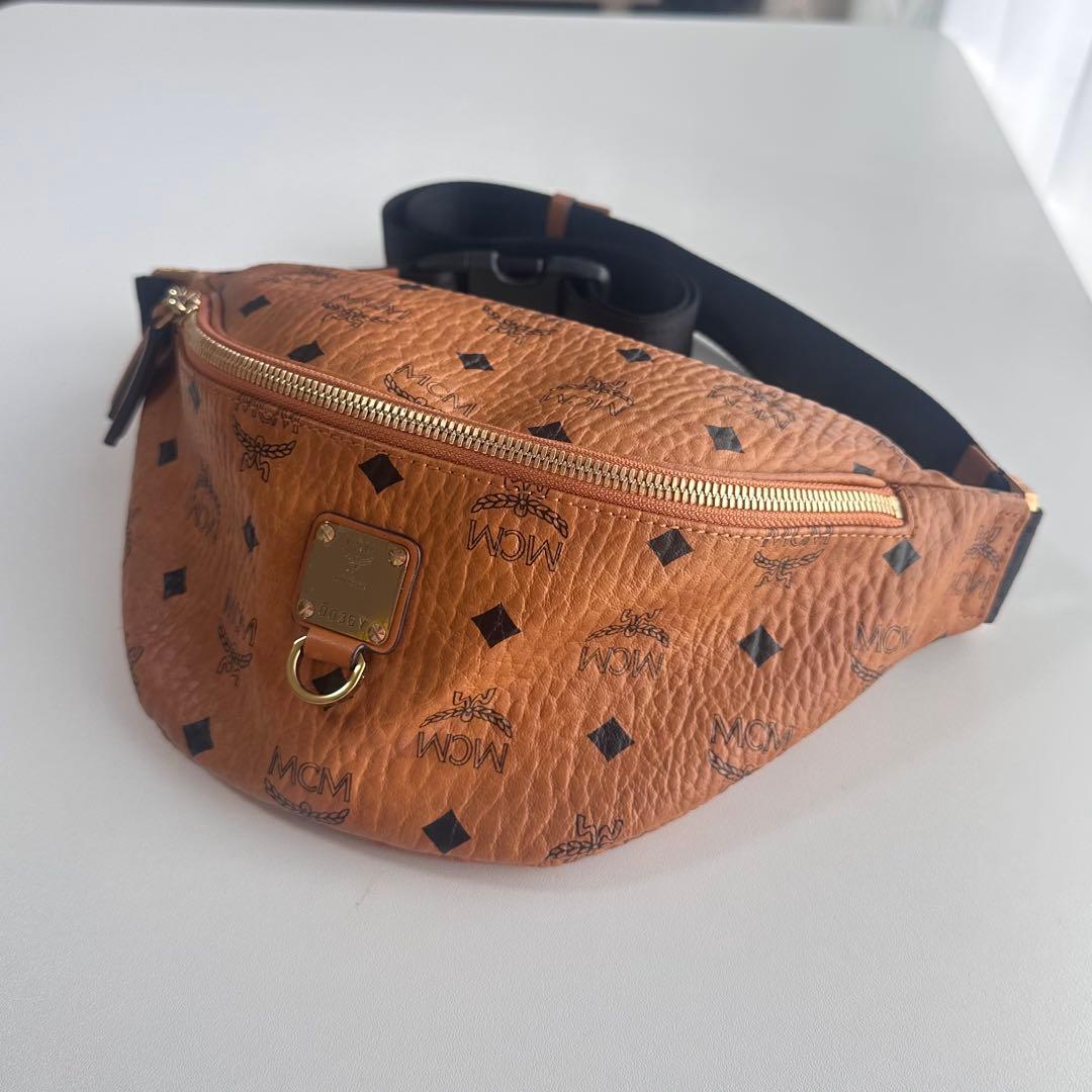 『美品』MCM ボディバッグ ブラウン レザー 036Y