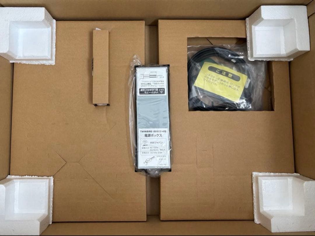 ツインバード　22V型浴室テレビ　VB-BB221