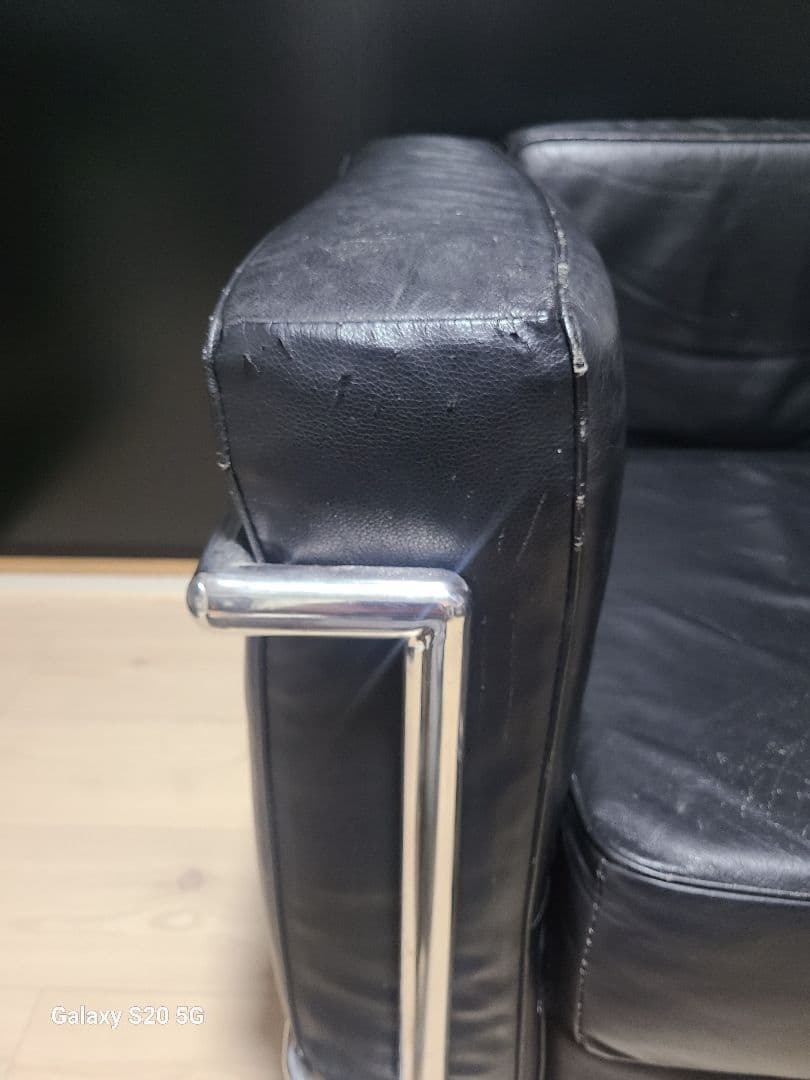 ル コルビジェ本革ソファ