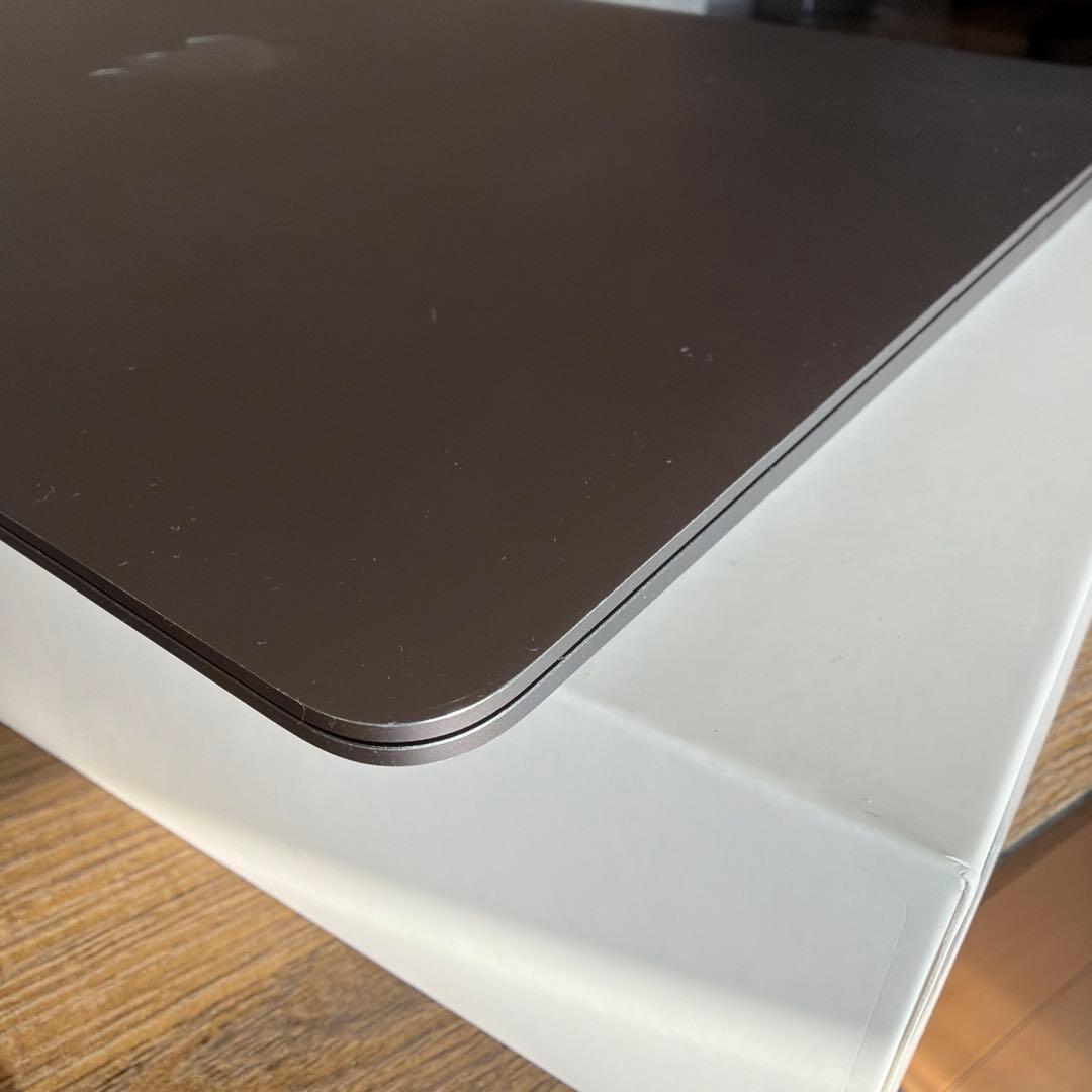 MacBook Air M1メモリ8GB