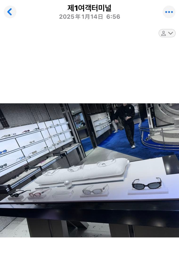 ホワイト ラウンド型 サングラス ケース付き