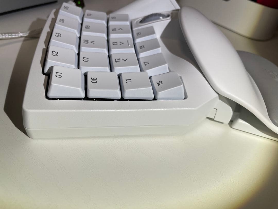 Razer TARTARUS PRO ホワイトゲーミングキーパッド　左手デバイス